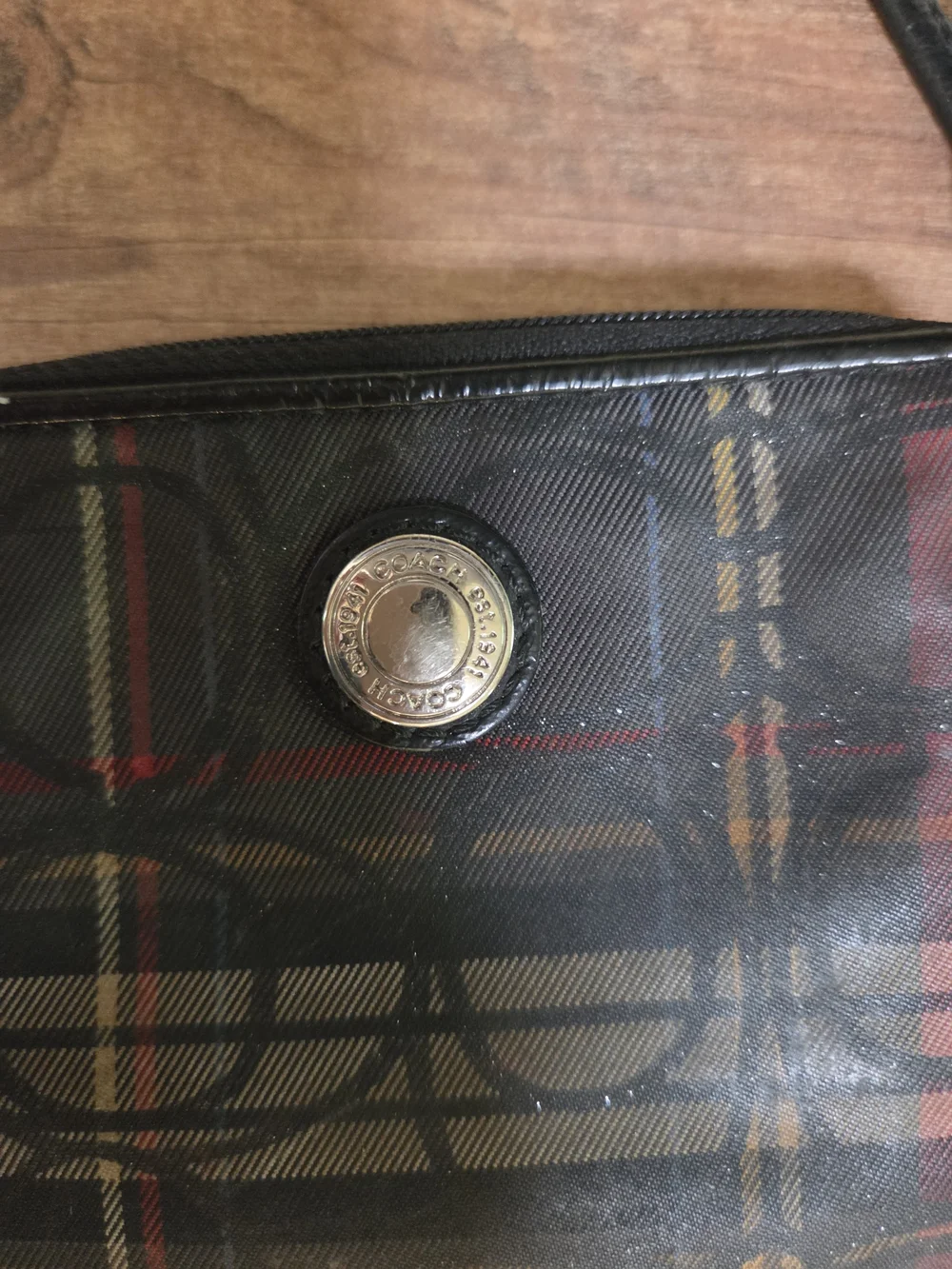 Coach wristlet zip